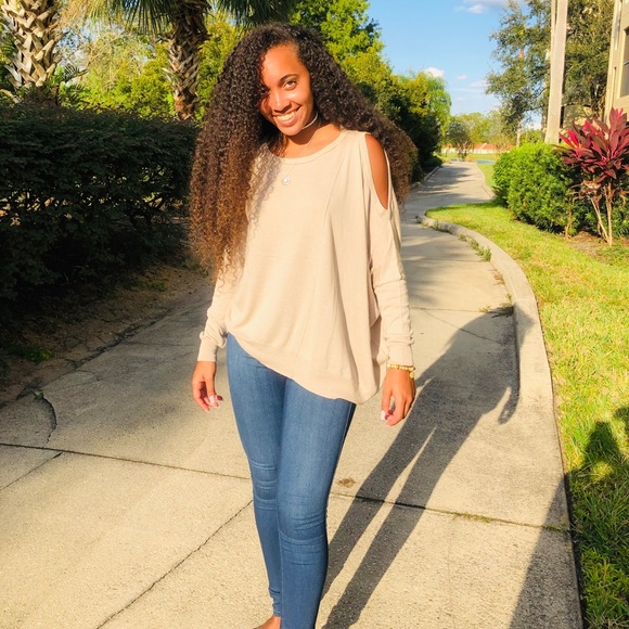 Almond asymmetrical hem seamed light weight top - Picture 3 of 6